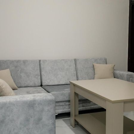 Logli Apartments Гірокастра Екстер'єр фото