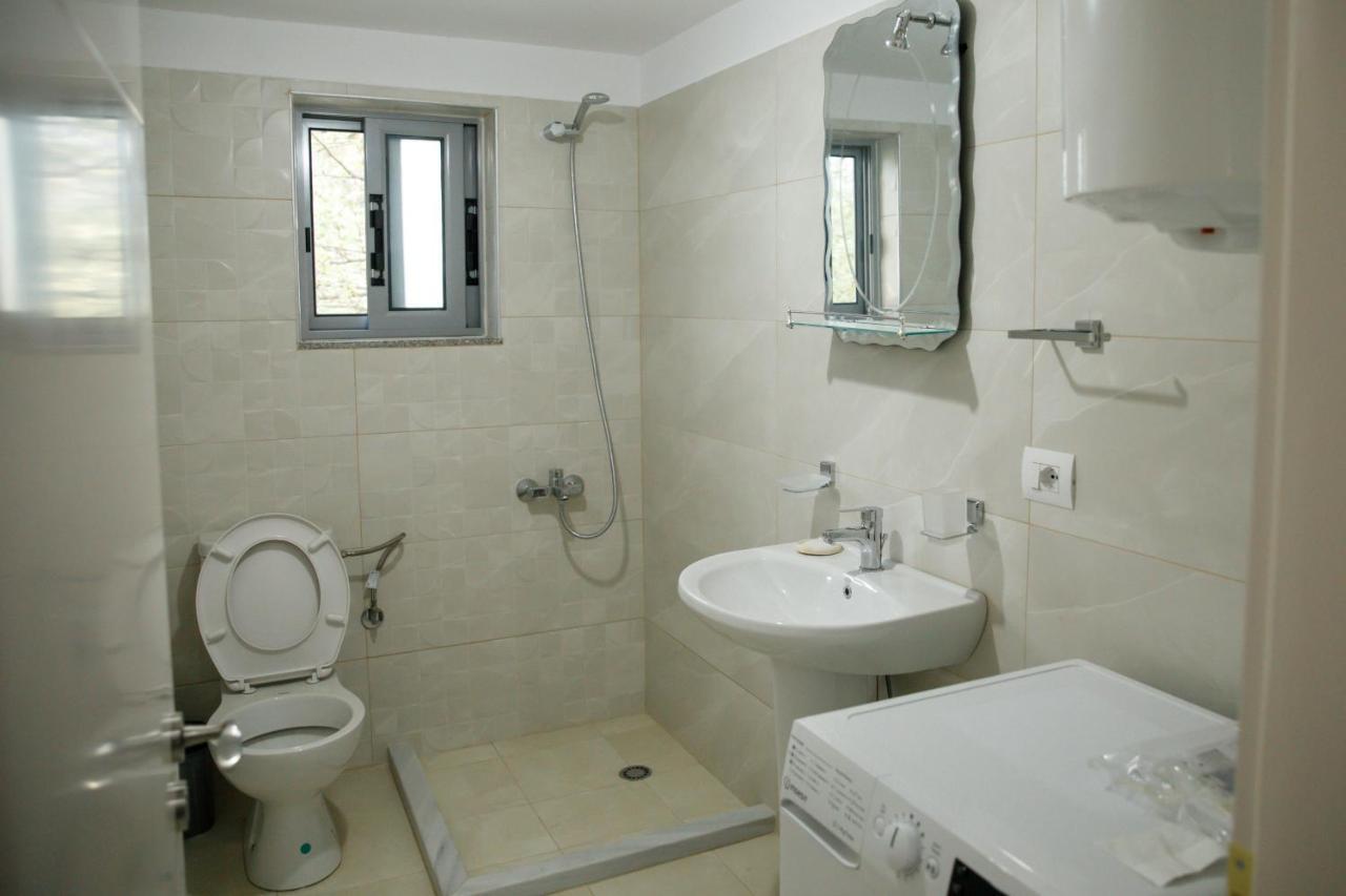 Logli Apartments Гірокастра Екстер'єр фото