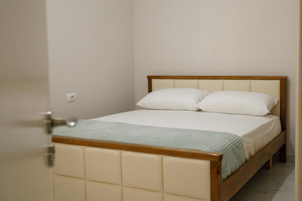 Logli Apartments Гірокастра Екстер'єр фото
